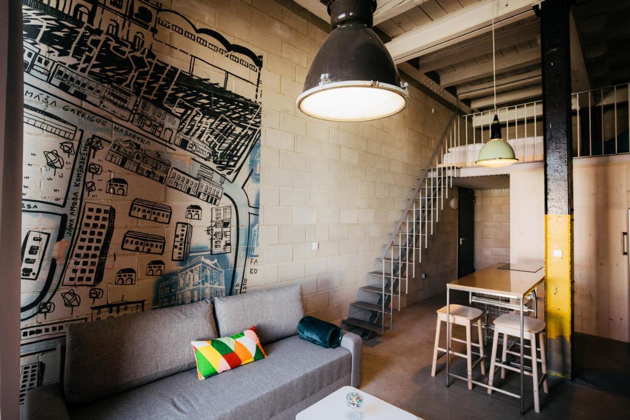 Smaltovna Lofty Appartement Lučenec Buitenkant foto